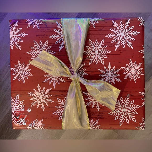 GIFT WRAPPING— Add to any NWT, NWOT, NIB or NEW purchase! Make your life easier! - Picture 7 of 8